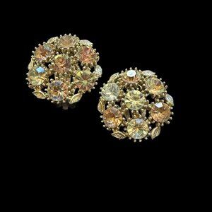 VTG Lisner clip on earrings sparkle pink clear flower rhinestone cluster